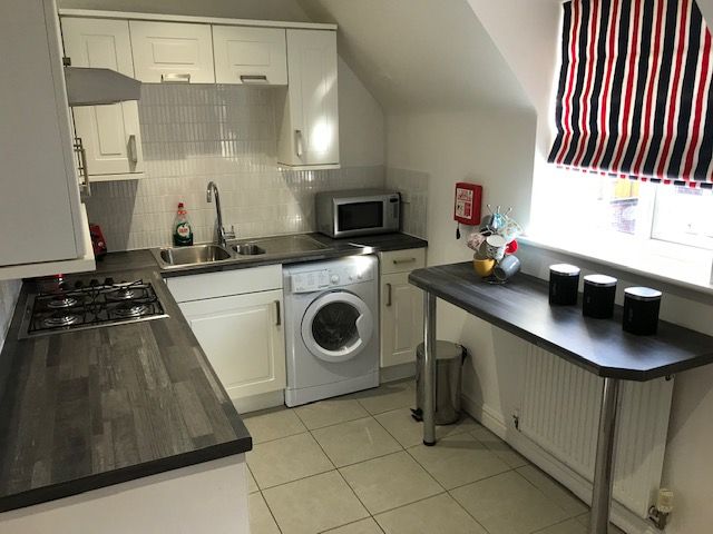 Property photo 2 of 10 Kitchen 1