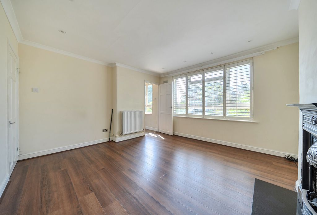 Property photo 3 of 20 1500734-15-6A70B3...