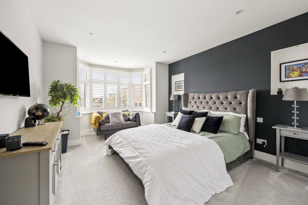 Additional image 8 of 4 bed property to rentWoodland Drive, Hove BN3