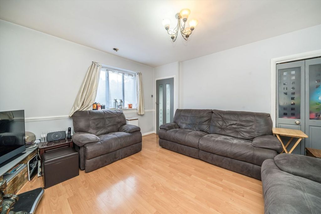 Property photo 2 of 6