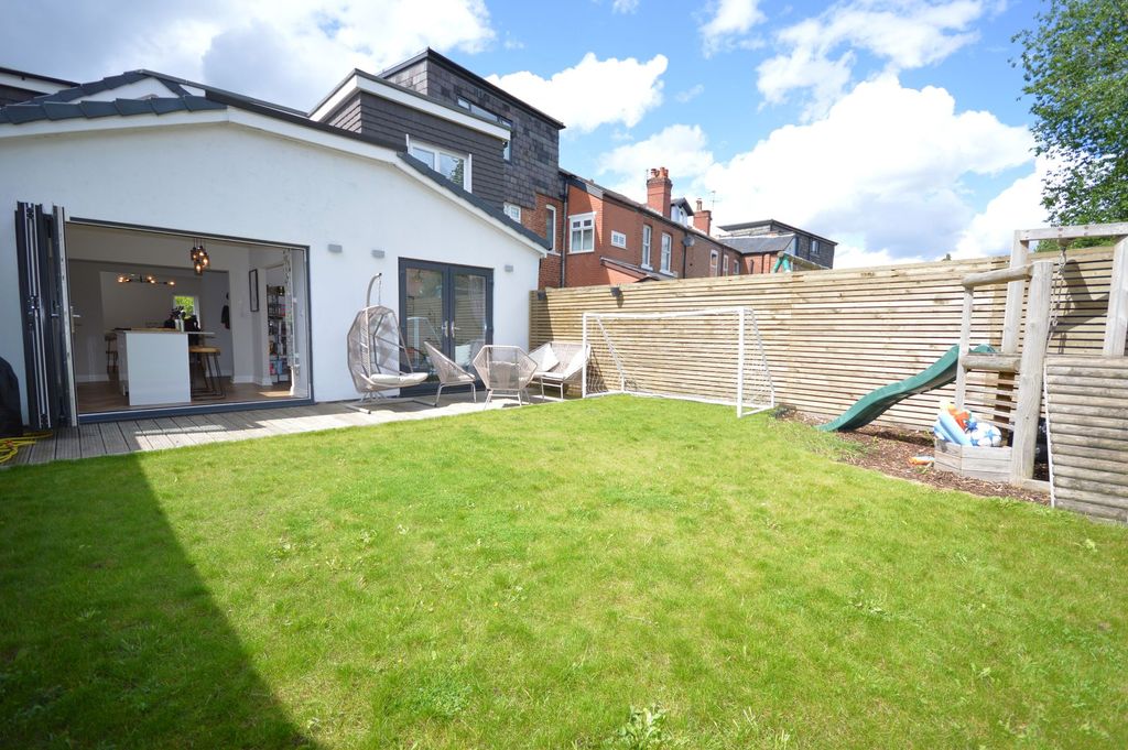 Property photo 2 of 37