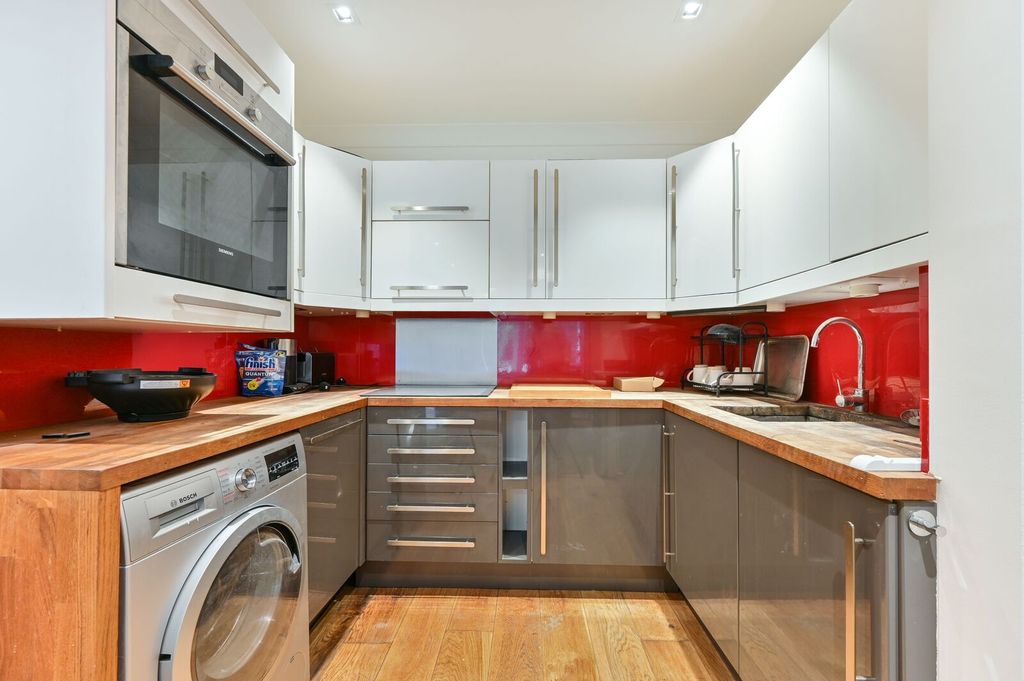 Property photo 3 of 16