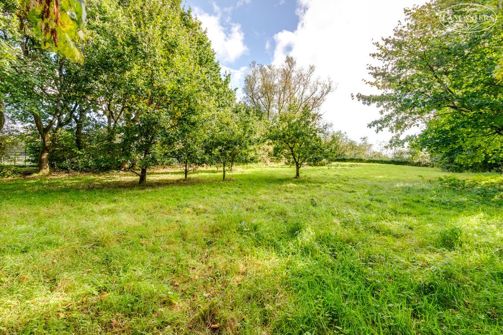 Property photo 3 of 49 Private Fields