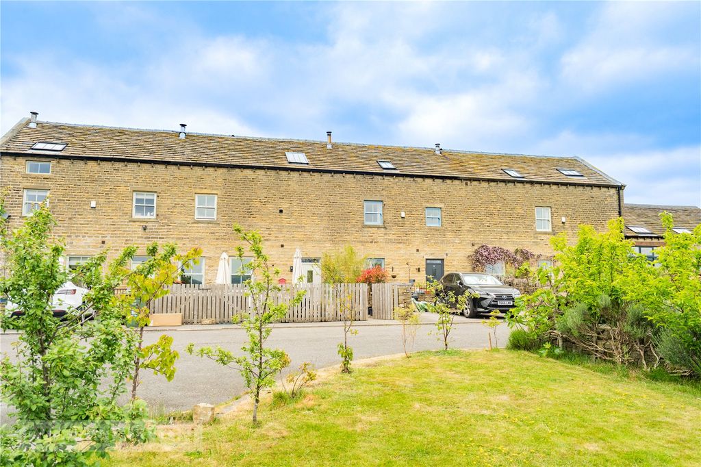 Property photo 1 of 32 External
