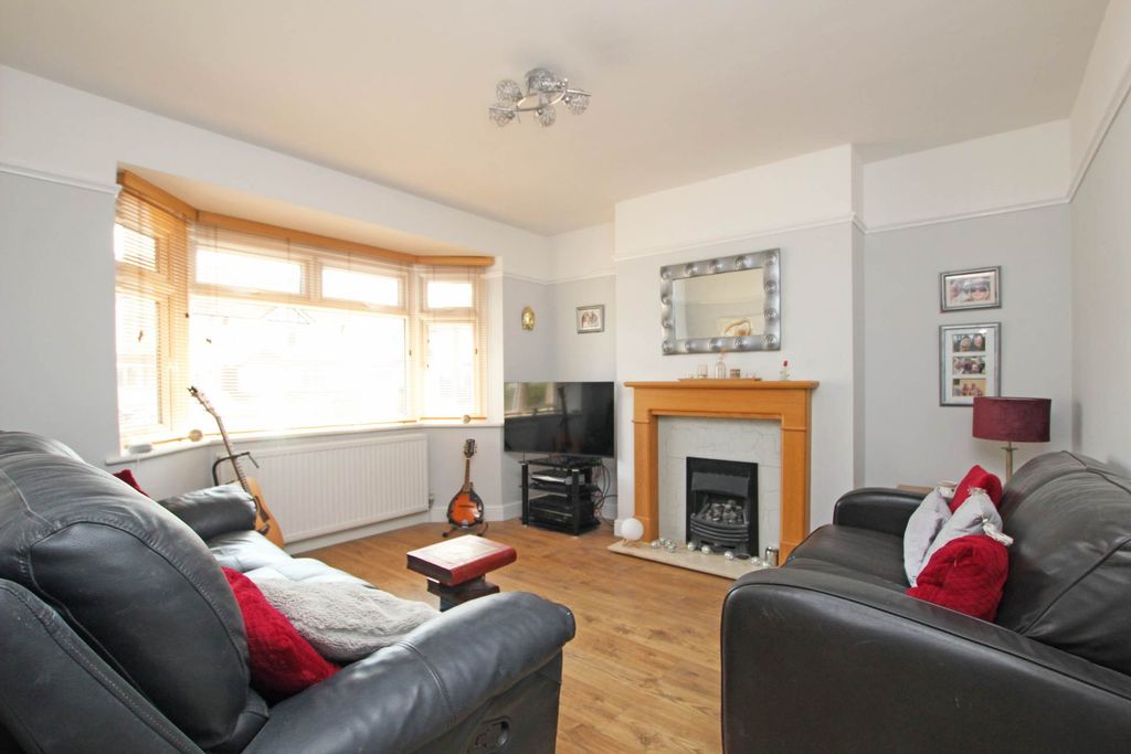 Property photo 3 of 15