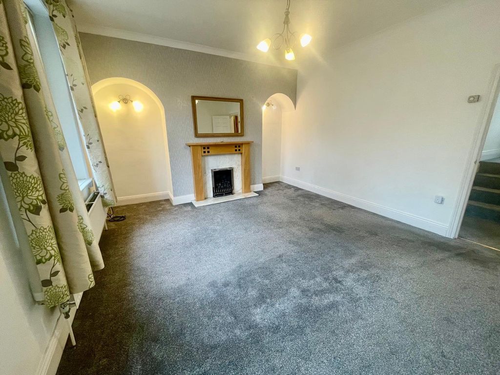 Property photo 3 of 16 Picture No. 32