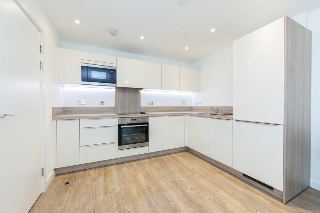 Property photo 3 of 7 Kitchen