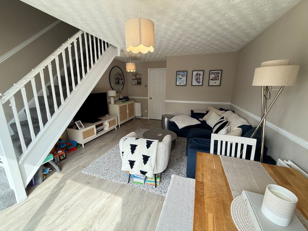Property photo 3 of 9 4271992