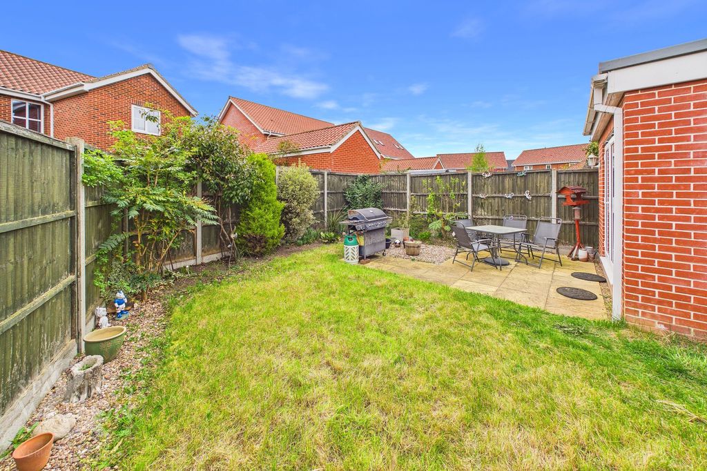 Property photo 2 of 21