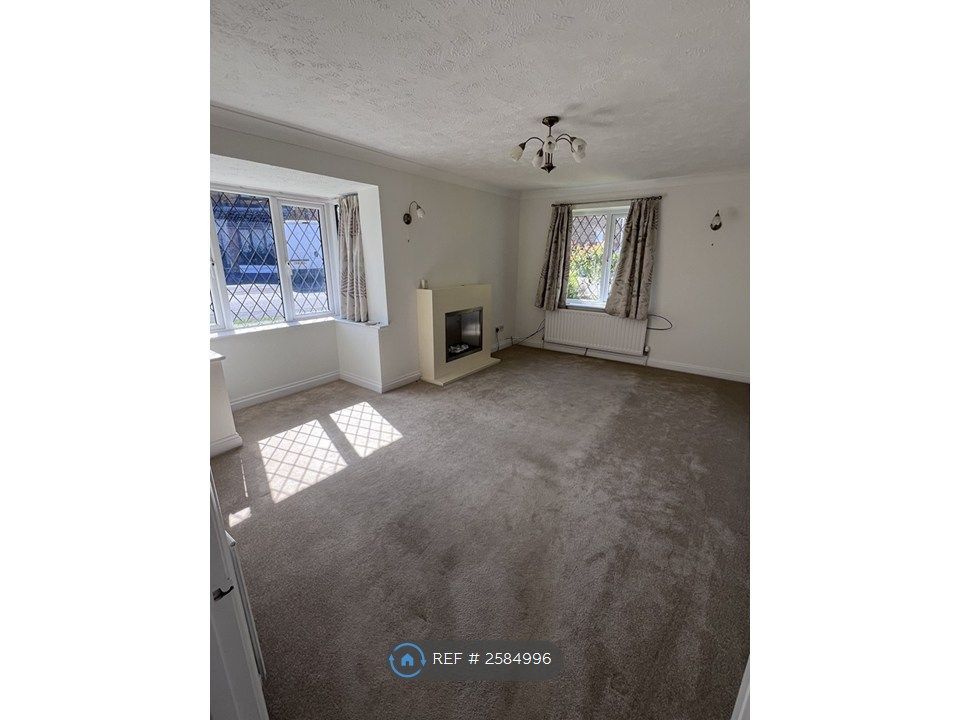 Property photo 2 of 13 Sitting Room