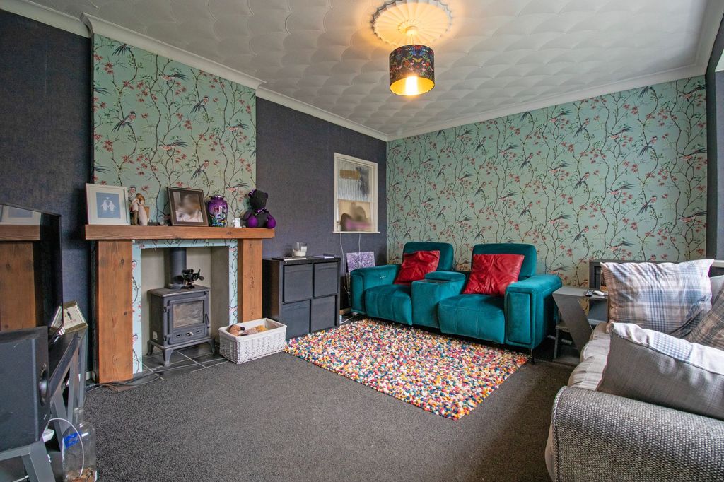 Property photo 3 of 14