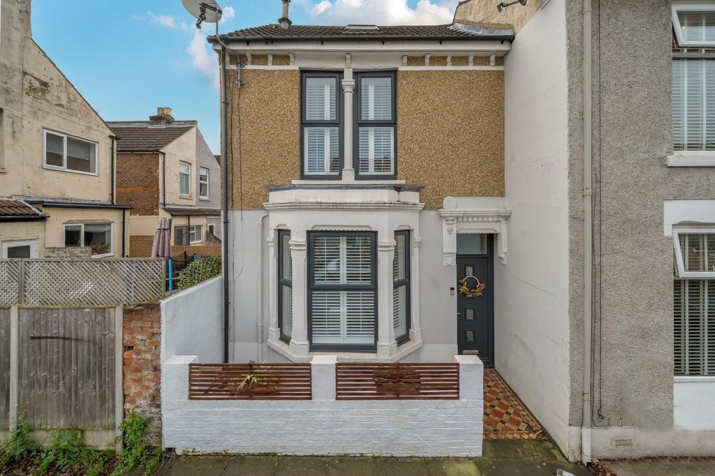 Property photo 1 of 17 1377162-17-6913096Eca810.Jpg