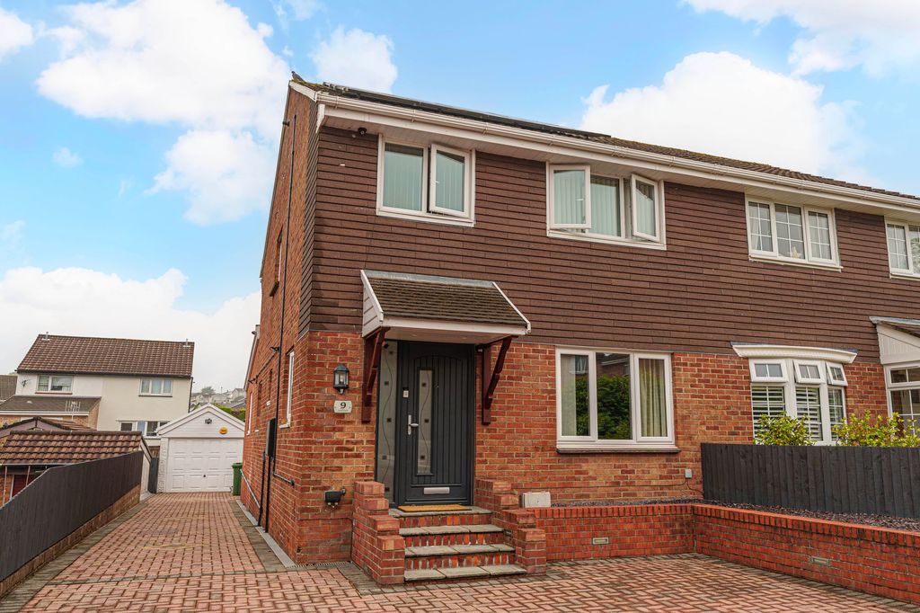 Property photo 1 of 43
