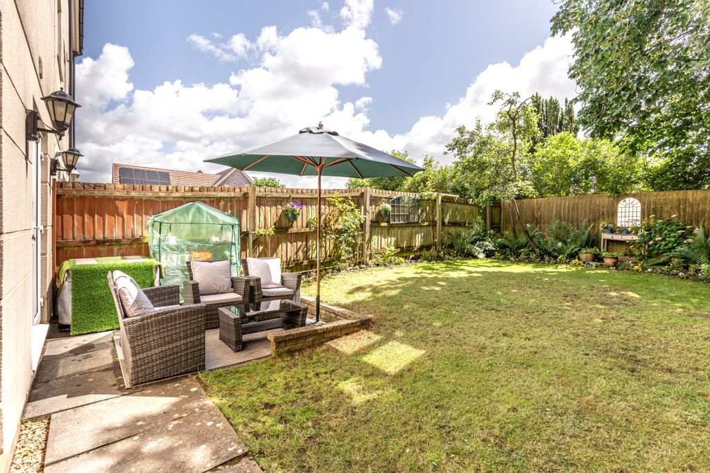 Property photo 2 of 21 2