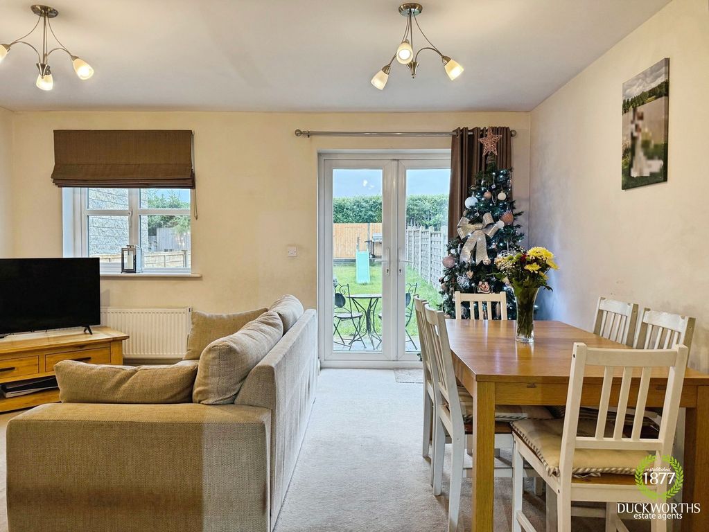 Property photo 2 of 21