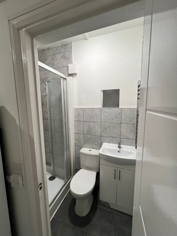 Property photo 2 of 5 Bathroom