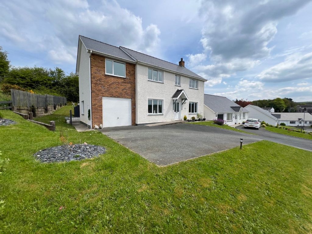 Property photo 2 of 39