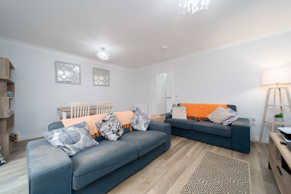 Property photo 3 of 25