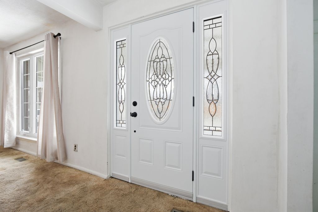Property photo 2 of 43