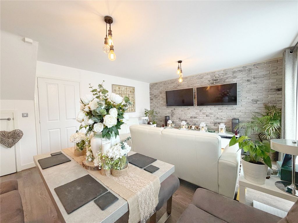 Property photo 3 of 18 Picture No. 05