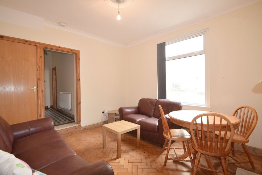 Property photo 2 of 14 Photo 11