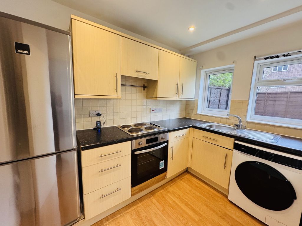 Property photo 2 of 6 Photo 3