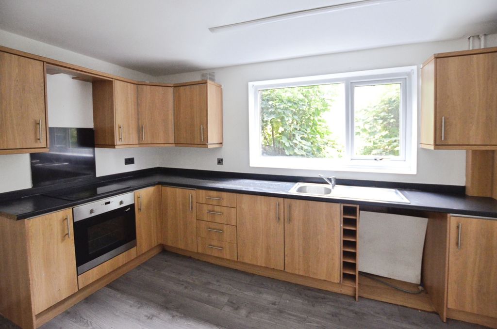 Property photo 2 of 11 F24B23Ea-Img_3837