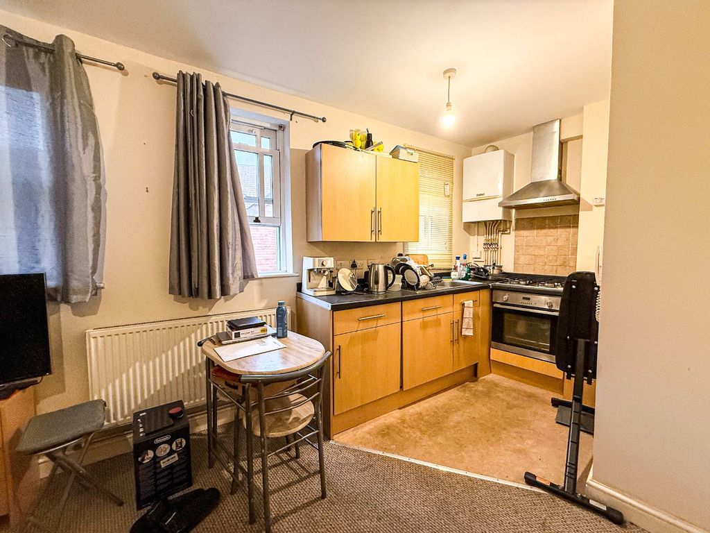 Property photo 3 of 7 4910903