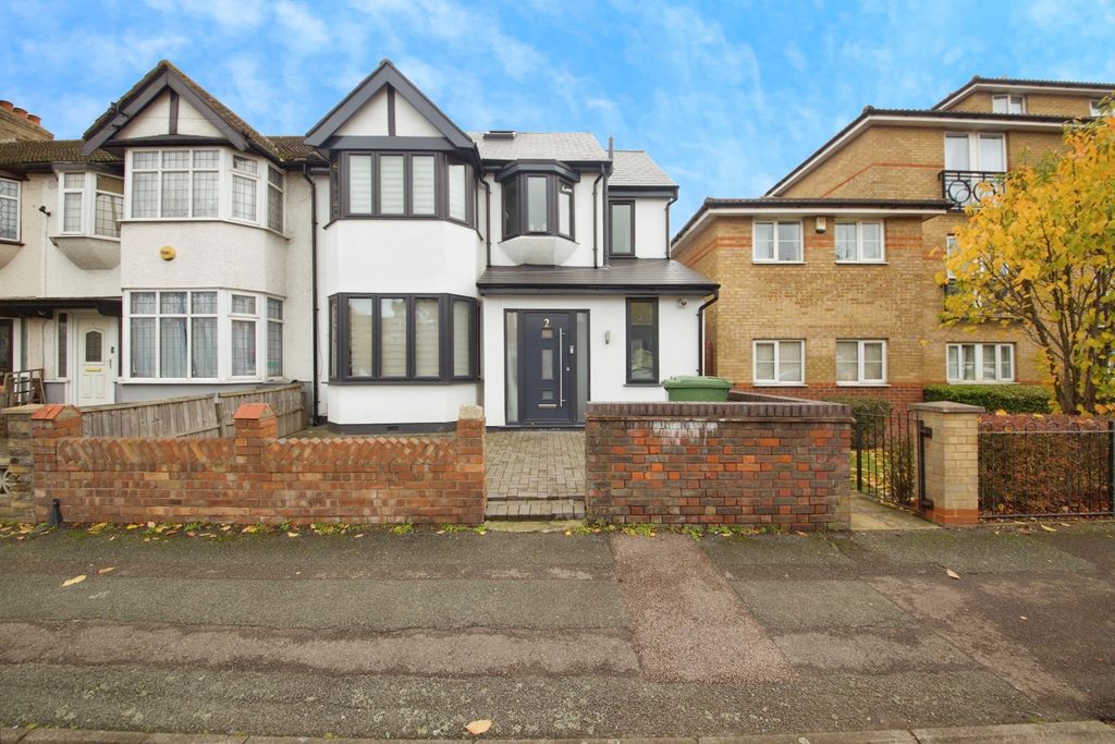 Property photo 1 of 18 Photo