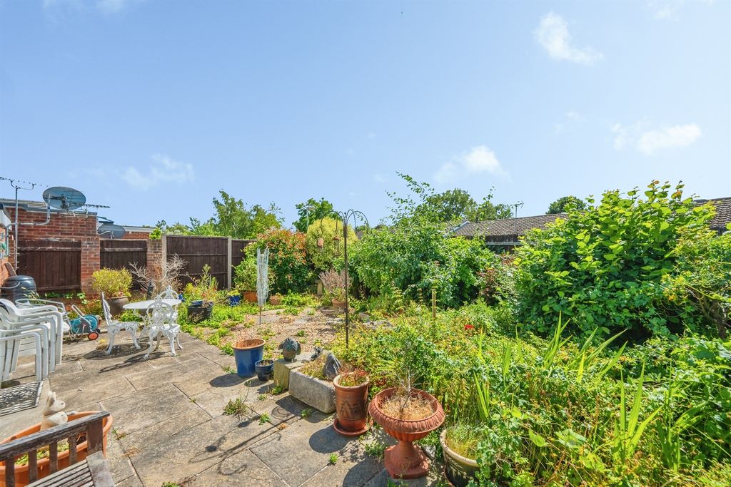 Property photo 2 of 17