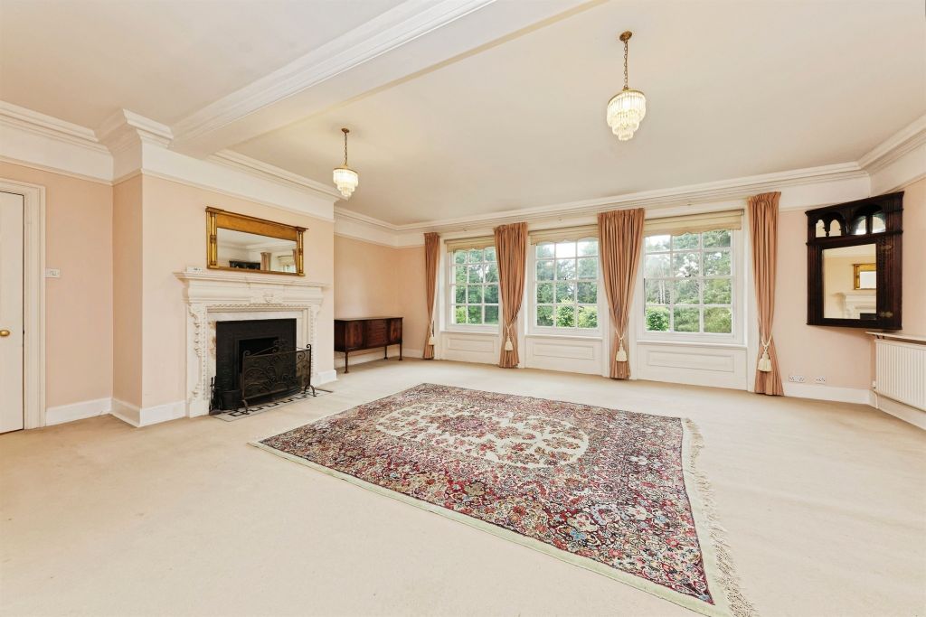Property photo 2 of 23