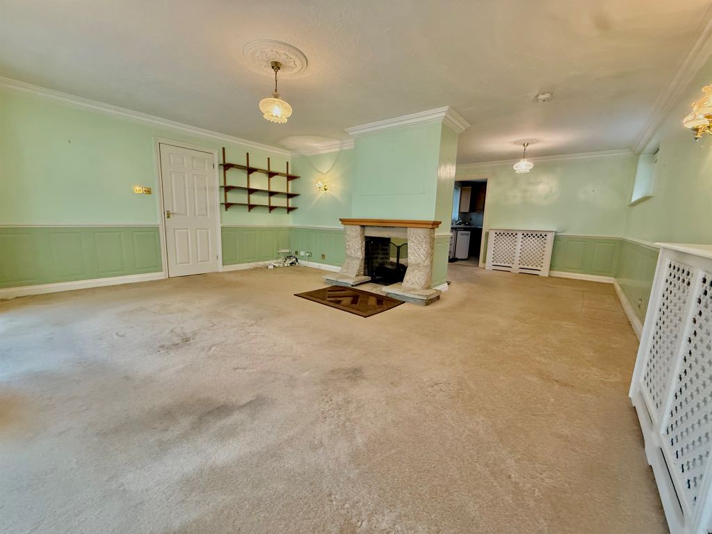 Property photo 2 of 23