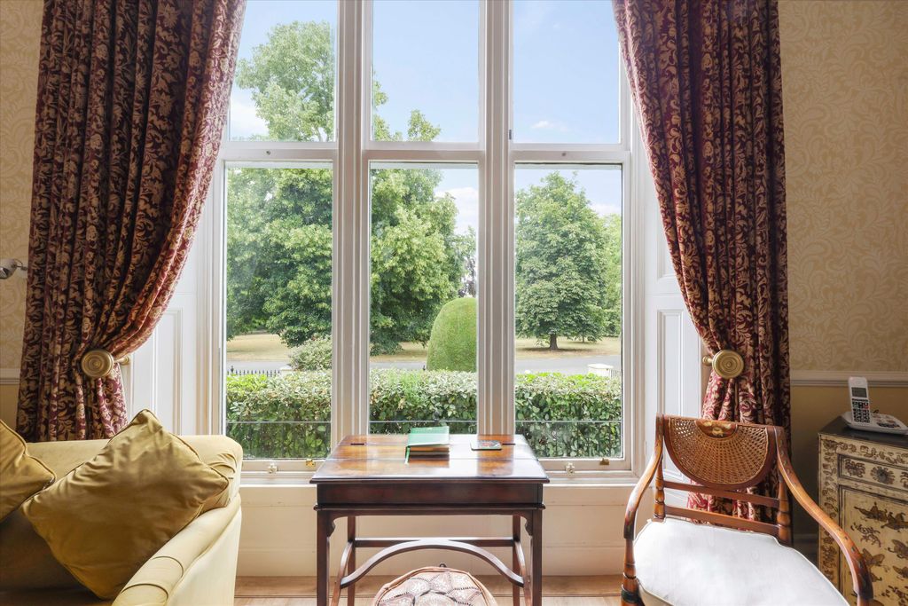 Property photo 2 of 19 Image