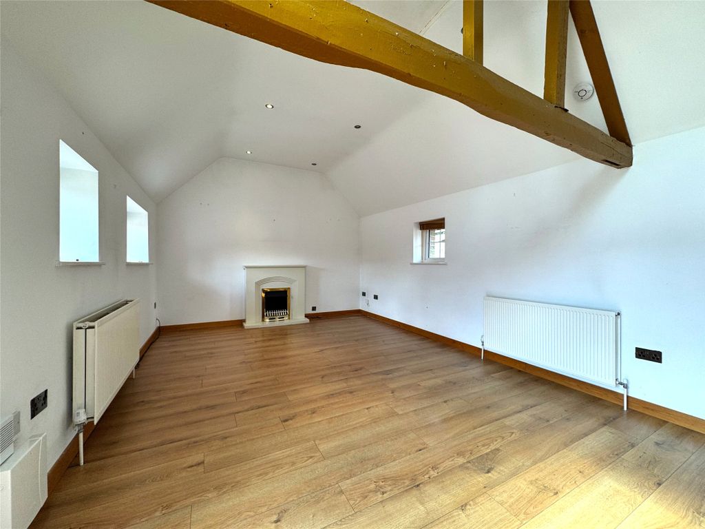 Property photo 3 of 9 Picture No. 16