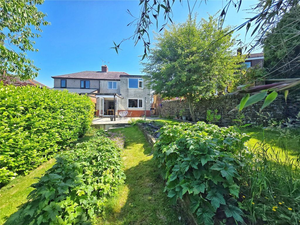 Property photo 2 of 25 South-Facing Gardens