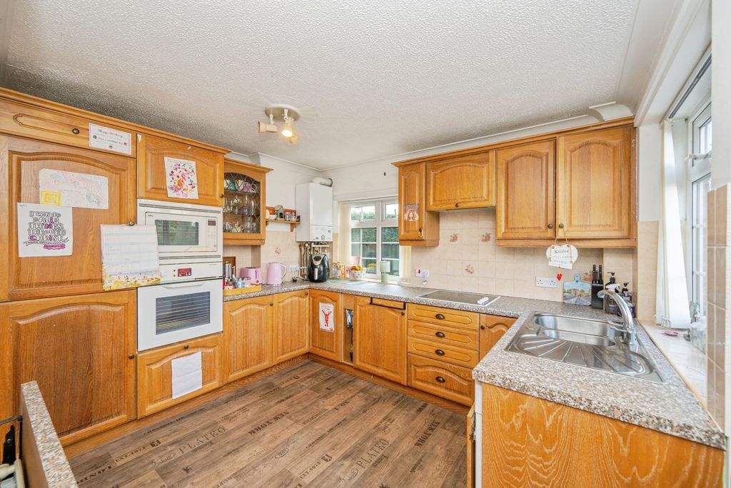 Property photo 3 of 19 Pbox-Img.Jpg