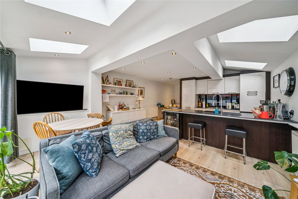 Property photo 3 of 12 Picture No. 15