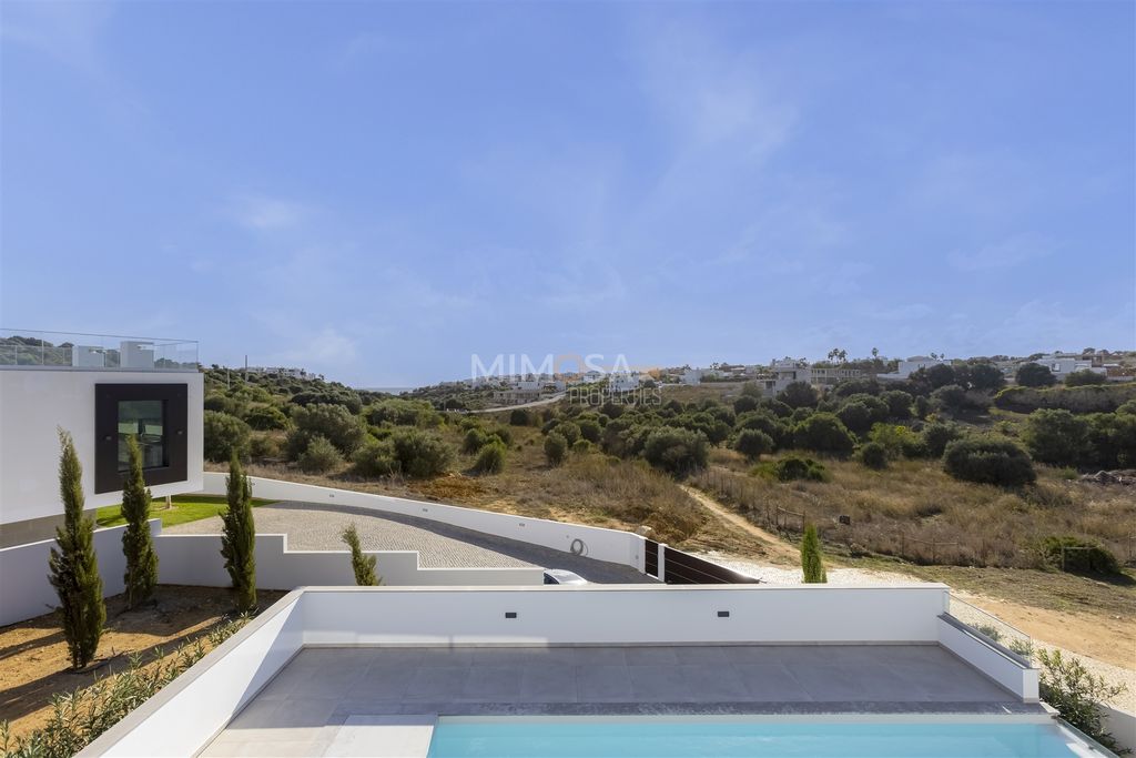 Property photo 3 of 61