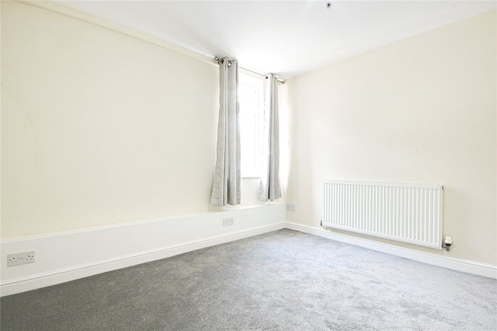 Property photo 3 of 6 Picture No. 13