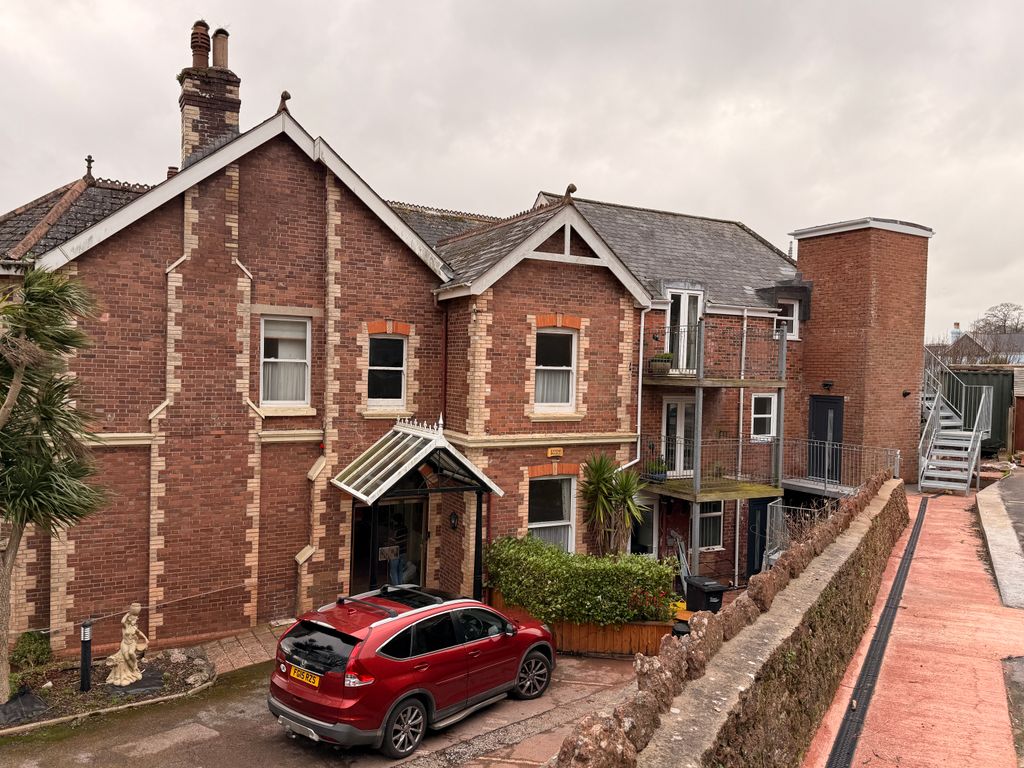 Property photo 1 of 33