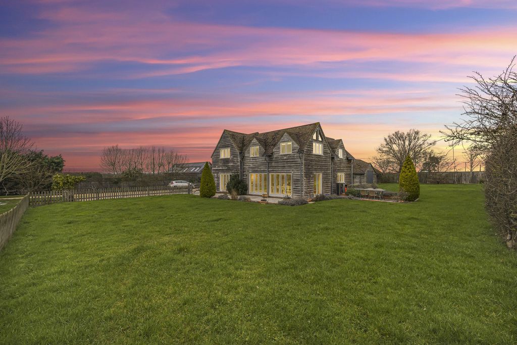 Property photo 1 of 30