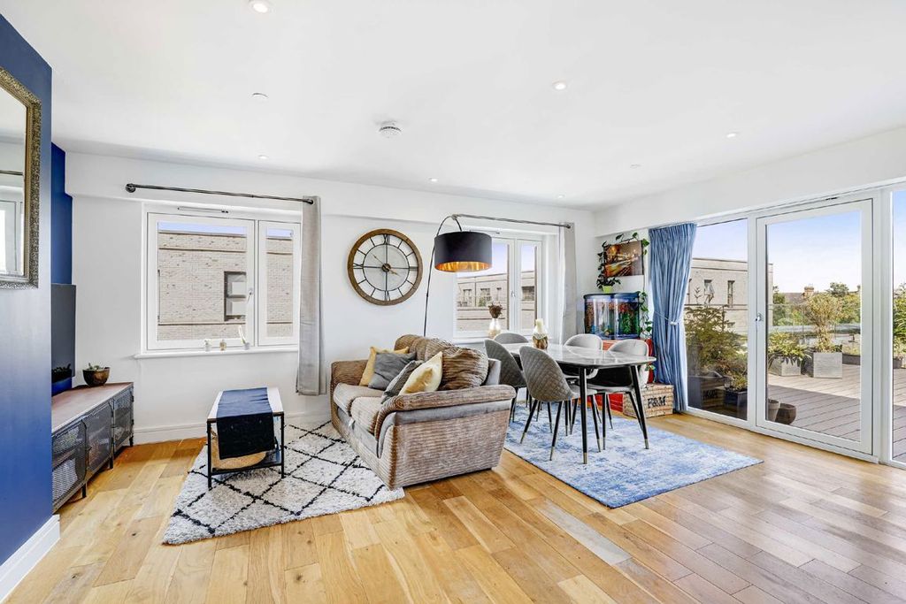 Property photo 3 of 10