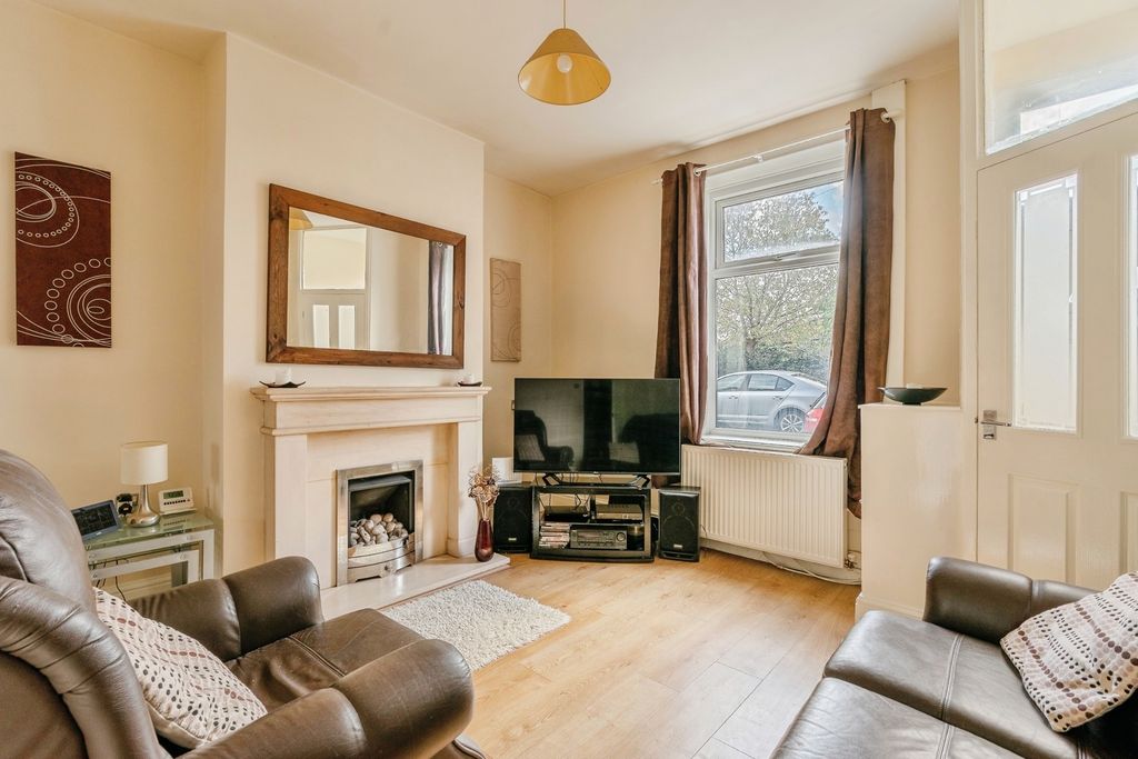Property photo 2 of 15 Pbox-Img.Jpg