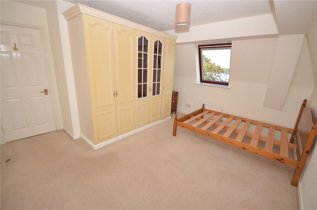Property photo 2 of 12 Picture No. 16