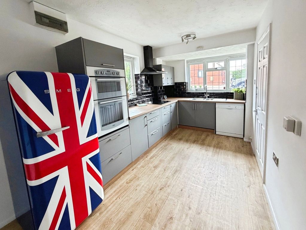 Property photo 3 of 19 Pbox-Img.Jpg