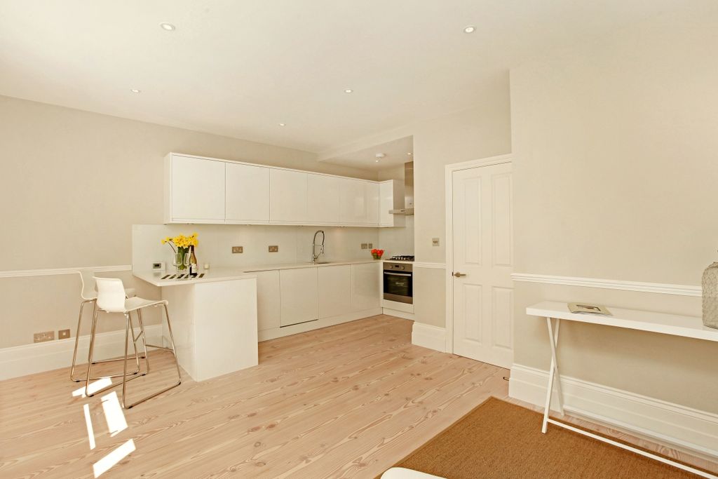Property photo 1 of 9 166 Trinity Road,...