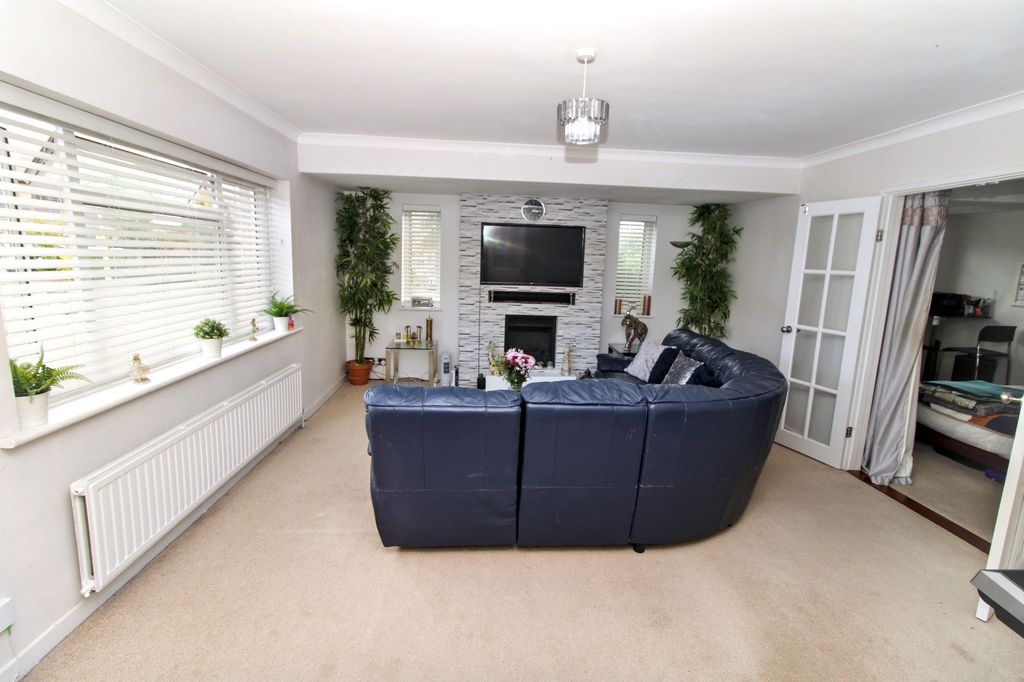 Property photo 3 of 15