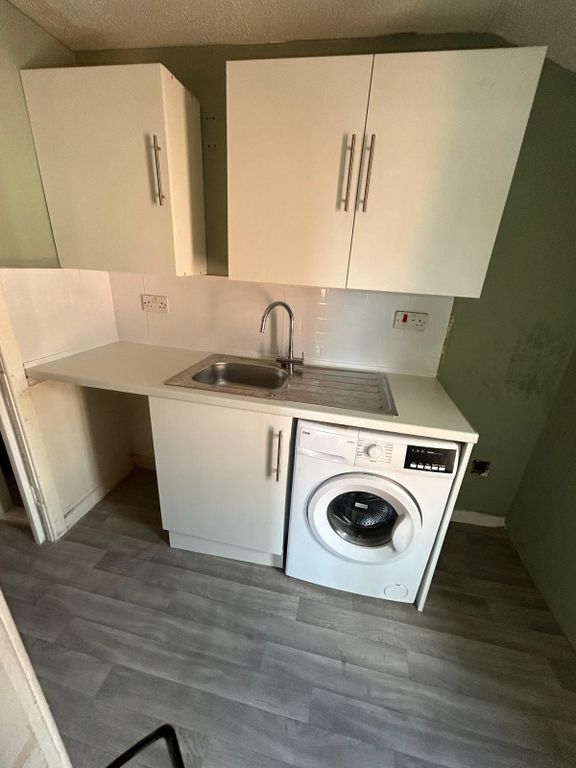 Property photo 3 of 42