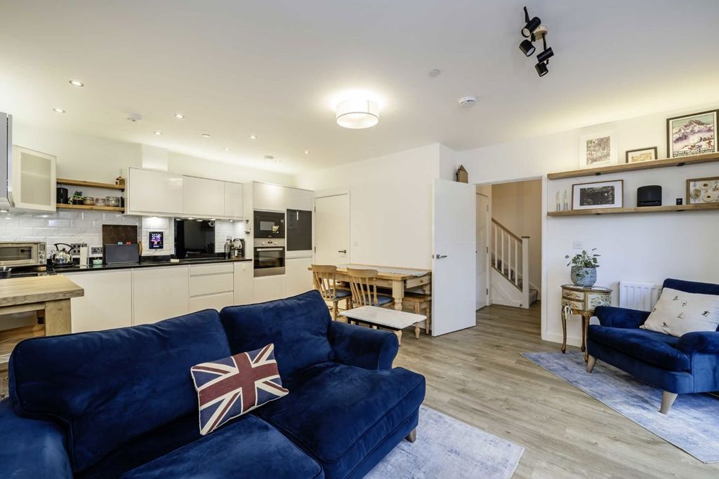 Property photo 3 of 13