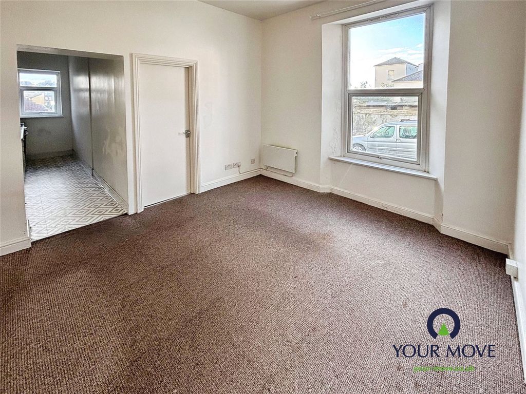 Property photo 3 of 5 Lounge